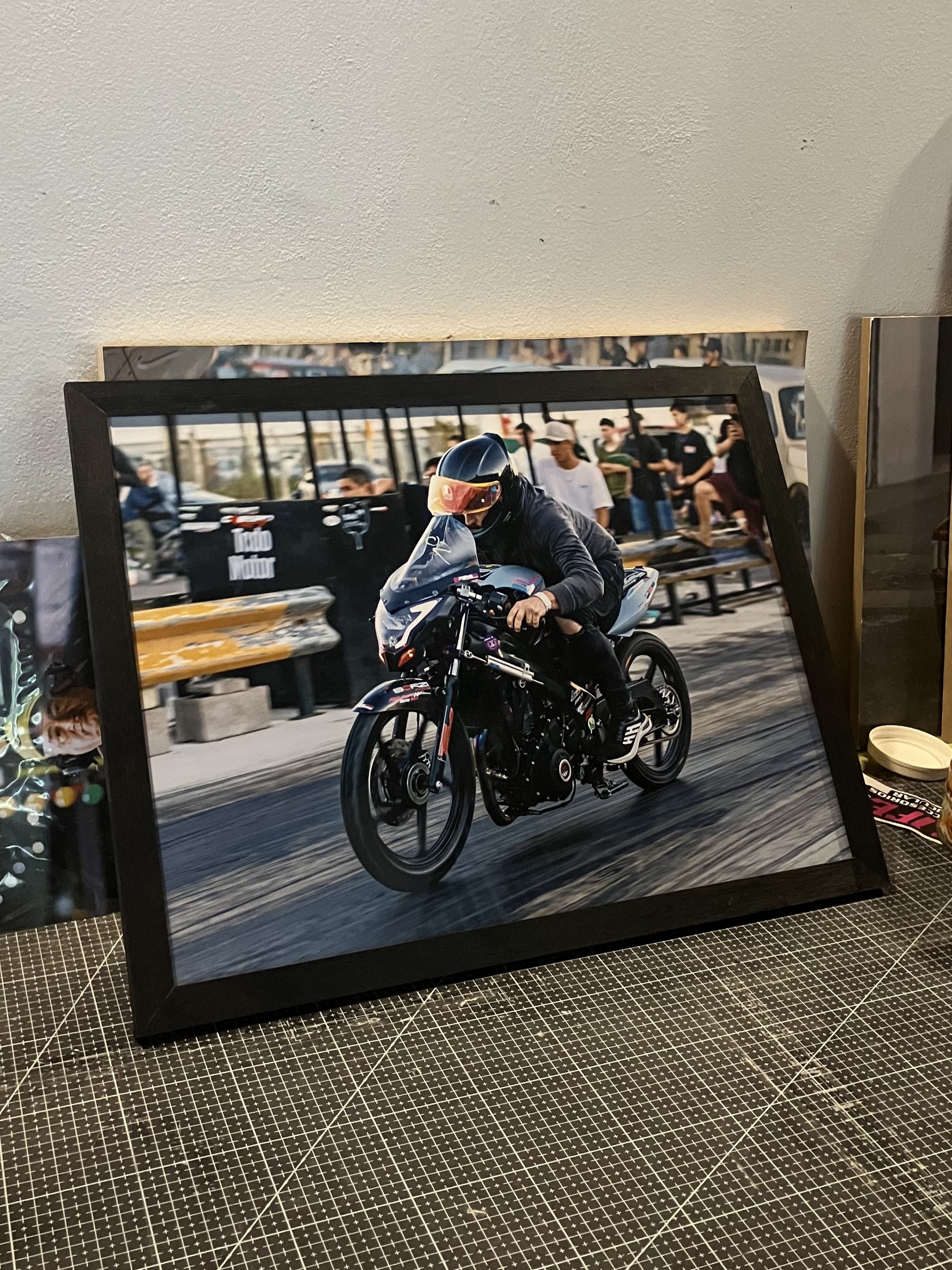 40x30-cuadrochato-colornegro